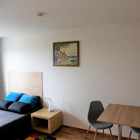 In Mit Sonnenbalkon! 아파트 메트만